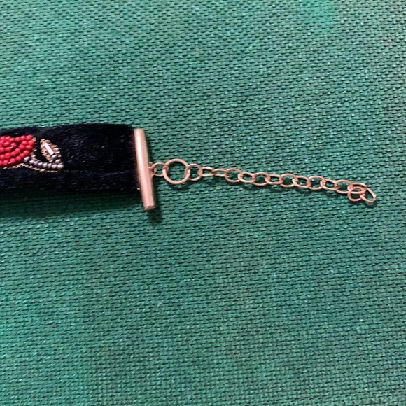 Red flower Walmart chocker - Picture 2 of 4